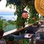 Turan Hill Lounge Holiday park