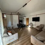 Turan Hill Lounge בית נופש פאראליה
