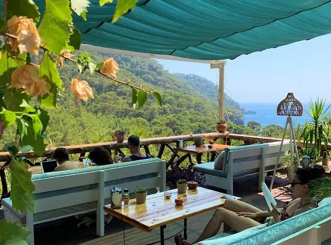 Prázdninový areál Turan Hill Lounge 4*