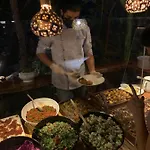 Turan Hill Lounge Semesterpark