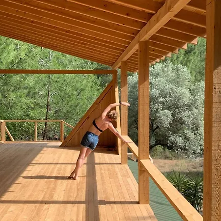 Turan Hill Lounge פארק נופש