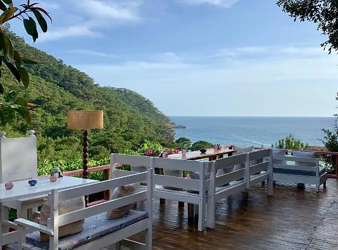 Turan Hill Lounge 4*