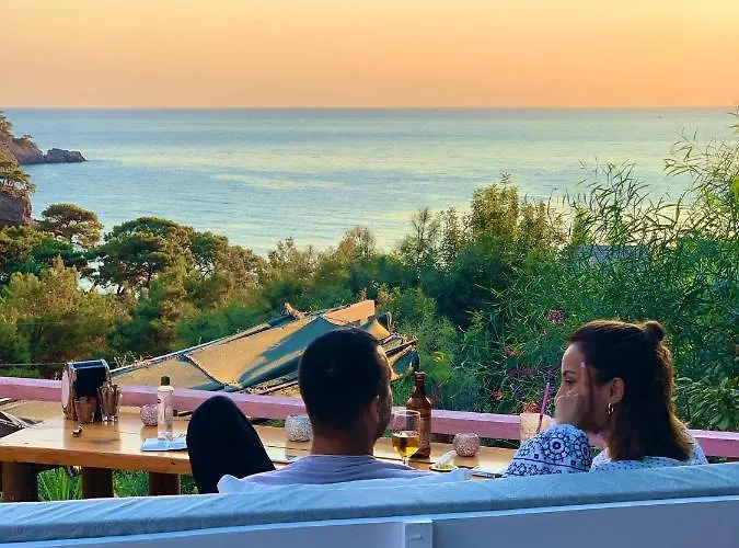 Turan Hill Lounge 4*