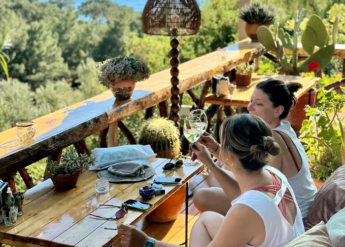 Turan Hill Lounge 4* פאראליה